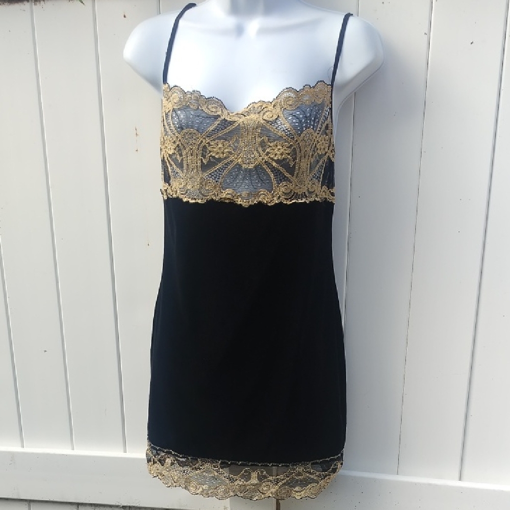 '90s Vintage Black Velvet And Intricate Gold Lace Chemise Xs/S
